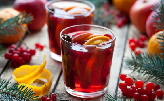 מושלם ללילות הקרירים: מתכון לסנגריה חמה