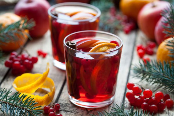 מושלם ללילות הקרירים: מתכון לסנגריה חמה