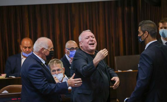 תוך יומיים: תלונה לוועדת האתיקה נגד דודי אמסלם