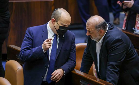 בנט: "יש מאבק עיקש גם מול משפחות הפשע"