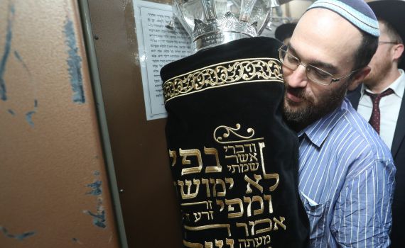 הזוכה בהגרלה תרם את הפרס לבית הכנסת של אחיו