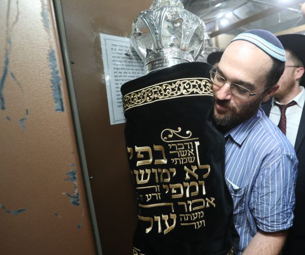 הזוכה בהגרלה תרם את הפרס לבית הכנסת של אחיו