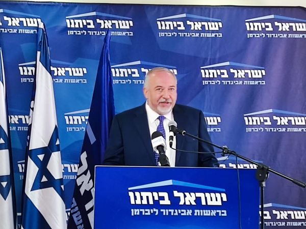 ליברמן: נגד מי מכוון המס על החד פעמי? צפו