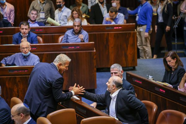 סקר מנדטים: הימין נחלש; גוש השמאל משיג 61