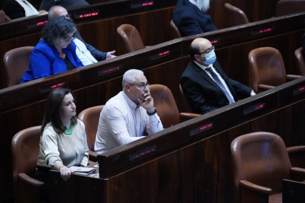 משבר חוק האזרחות: "נמצא עצמנו מחוץ לקואליציה"