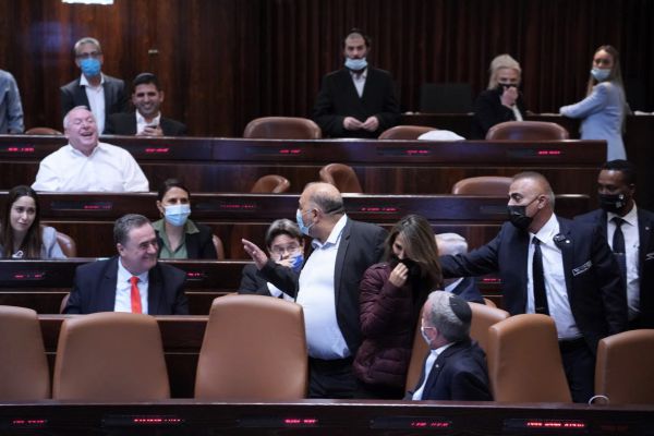 רע"מ במחאה: הקואליציה ביטלה את ההצבעות במליאה