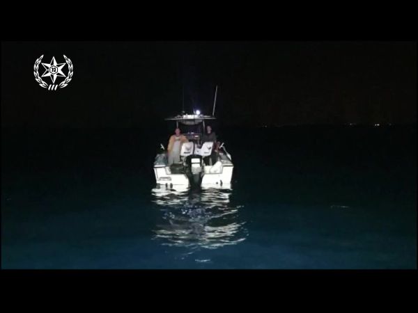 צפו: כך חולצו שני גברים שנסחפו ללב ים