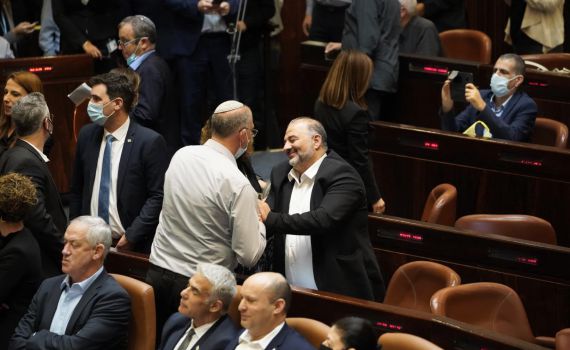 בגלל היעדרות רע"מ: ניר אורבך נטש את הכנסת