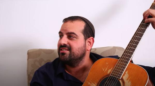 צפו: אל תעזבי עדיין? עקיבא ואנדרדוס במערכון קורע