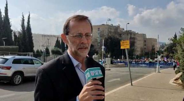 פייגלין: "מייבאים לפה ערכים של המשטר בסין"