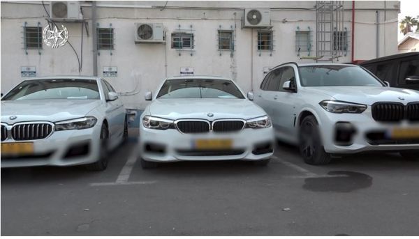 צפו: המשטרה פשטה על בתי עבריינים כבדים