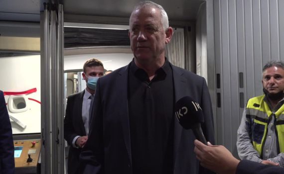 לקראת ביקור היסטורי: גנץ המריא למרוקו