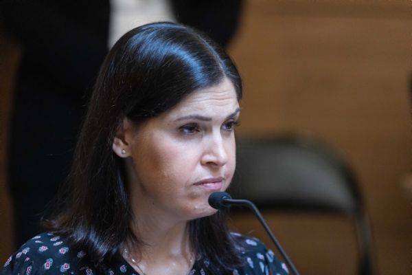 בושה: השרה הישראלית נותרה מחוץ לנאום של בנט