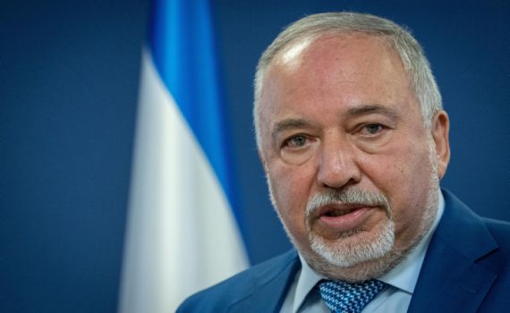 ליברמן מקדם: שלילת הטבות מארגון אמנסטי