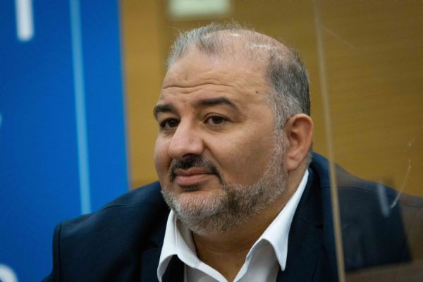 אחרי הנאום של גפני: מנסור עבאס בדרישה מפתיעה