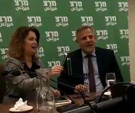 הדלקת הנרות המוזרה של מפלגת מרצ. צפו