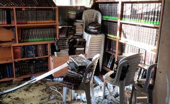 בית כנסת בירושלים עלה באש: 'ארון הקודש לא נפגע'