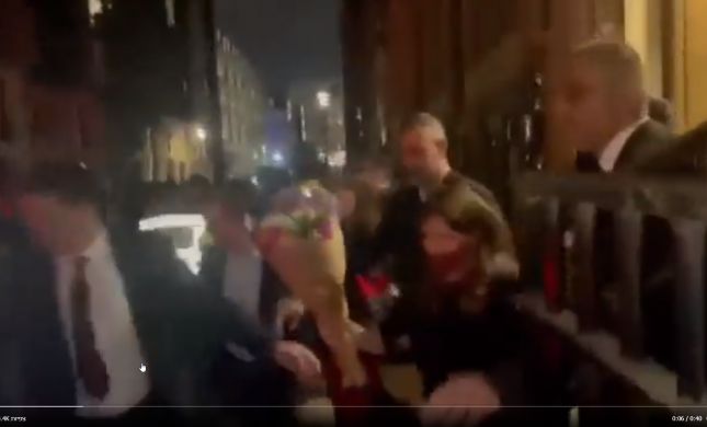  צפו: חוטובלי הוברחה בעקבות מחאה בלונדון