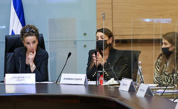 "נאלצו להבריח רופאים מבית החולים שלא יפגעו"