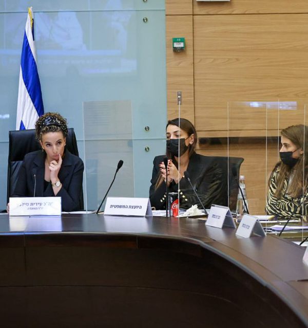 "נאלצו להבריח רופאים מבית החולים שלא יפגעו"