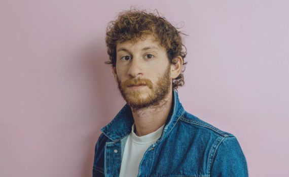 "הרשתי לעצמי ללכת רחוק" אלישע בנאי בסינגל חדש