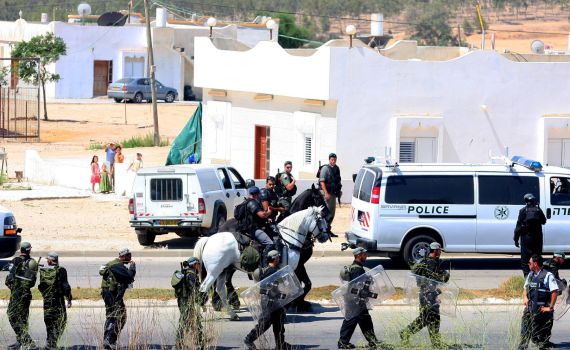 דקירות בסוכת אבלים ברהט: 3 פצועים במצב קשה