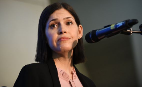 בבריטניה מאשימים: זו הסיבה שאלהרר לא נכנסה