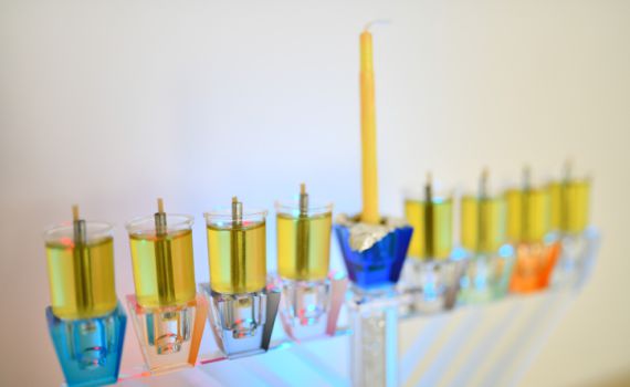 על הניסים שמאחורי שירי חנוכה המוכרים