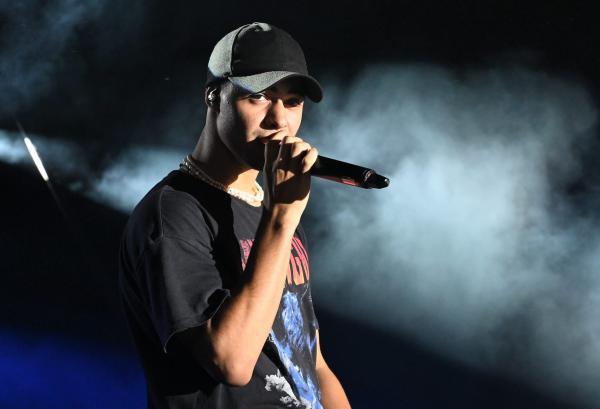 במקביל לסערה: מרגי הופיע בהתנדבות