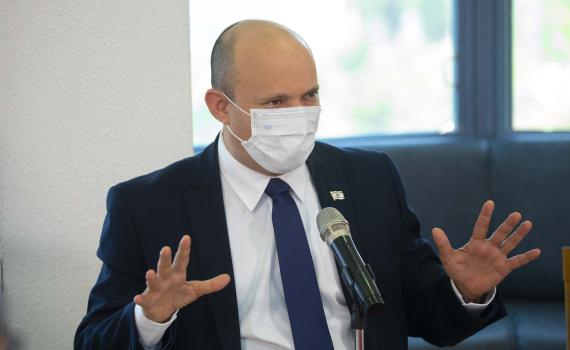 החמרת הגבלות: בנט מנחה לקדם תו ירוק בקניונים