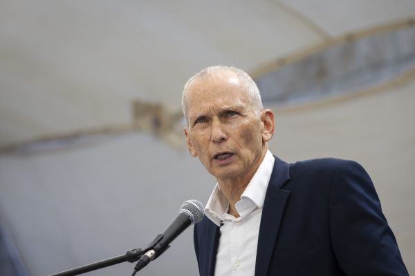 פוטר הקצין המעורב בפרשת "הסרסור בסוהרות"