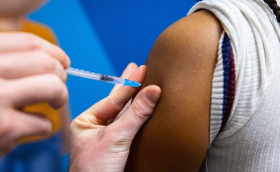 גל הקורונה משתולל: אירופה מרחיבה את הבוסטר