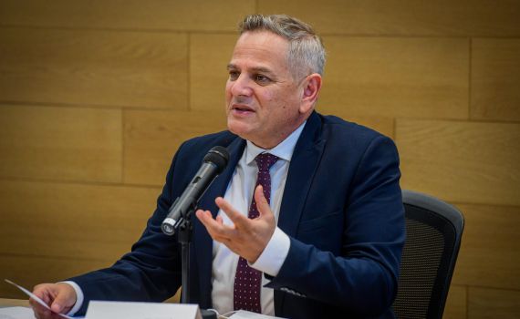 סילמן להורוביץ: לפטר הפסיכולוגית תומכת הטרור