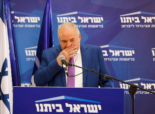 עשרות ח"כים לליברמן: "שלול הטבות מס לאמנסטי"