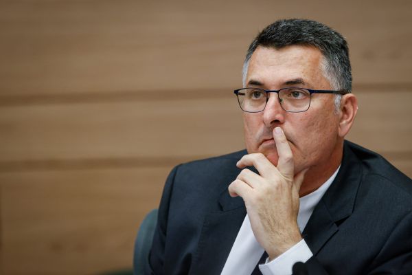 היועמ"ש: שני הנושאים שאסור לגדעון סער להתעסק