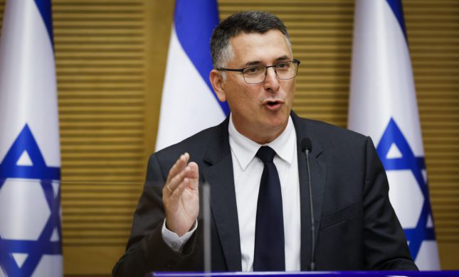  רז נזרי בחוץ: אלו המועמדים הסופיים ליועמ"ש הבא