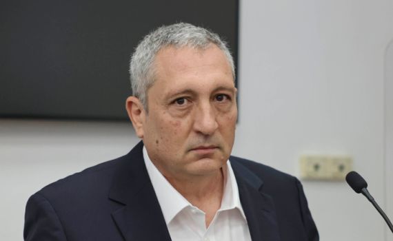 ניר חפץ העיד בבכי: "הופעלו עליי לחצים"