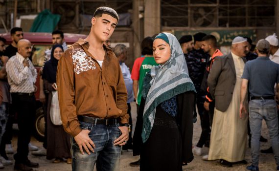 נועה קירל בפרסומת חדשה עם כפיל של האקס מרגי