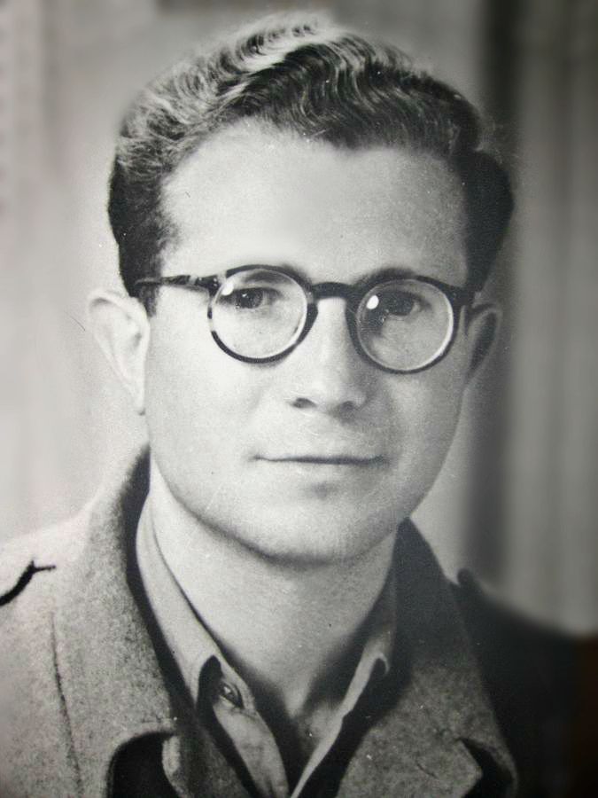 היום בהיסטוריה: הממציא שעוטר בשני צל"שים