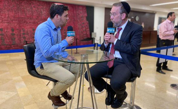 פינדרוס לסרוגים: "בנט בגד? כן. בכל מה שאמר"