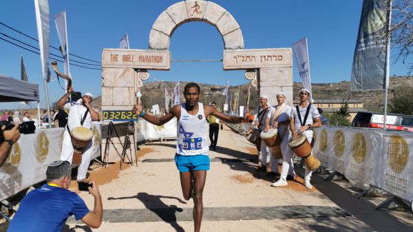 מנצח מרתון התנ"ך: אסיר ציון שישב בכלא הסודני