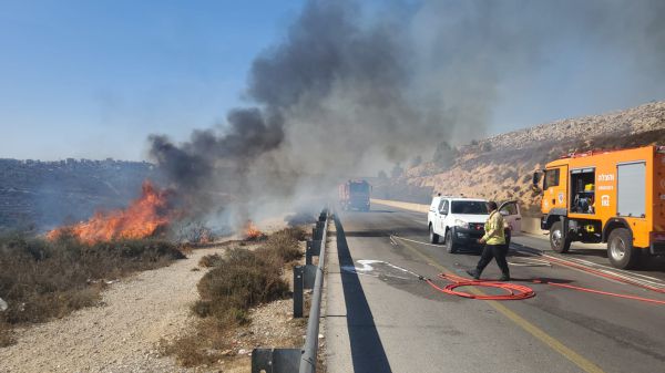 4 מוקדי שריפה סמוך להר גילה, כבישים נחסמו לתנועה