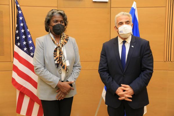 לראשונה בארץ: לפיד פגש את שגרירת ארה"ב באו"ם