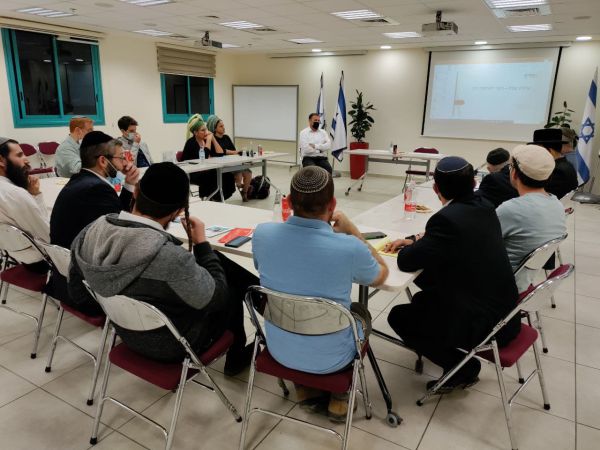 השר לשירותי דת נפגש עם ארגוני העולים להר הבית