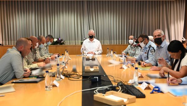 גנץ: הפשיעה ביו"ש – "השורש ממנו צומח טרור"