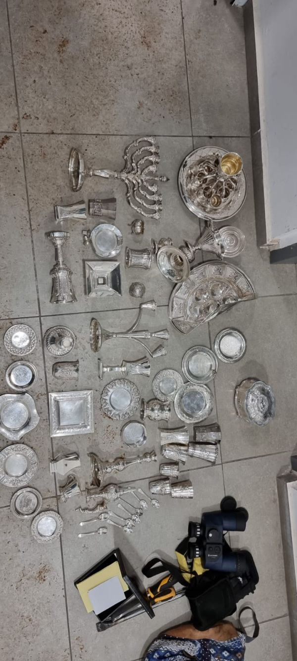 שני פלסטינים נעצרו בחשד שגנבו תשמישי קדושה