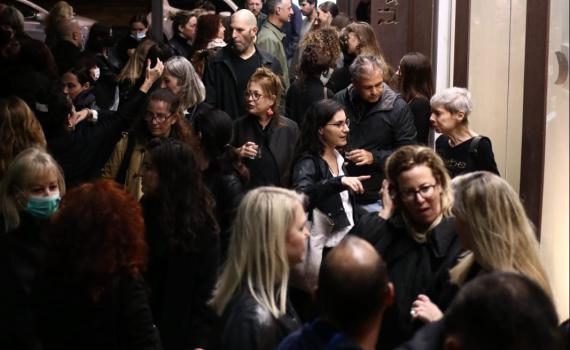 האמנית הישראלית פתחה תערוכה ומכרה את כל היצירות