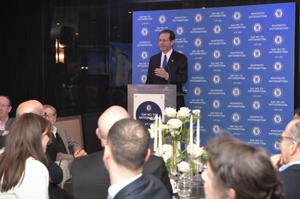 הרצוג על הפיגוע: "תזכורת אכזרית לאן מובילה השנאה"