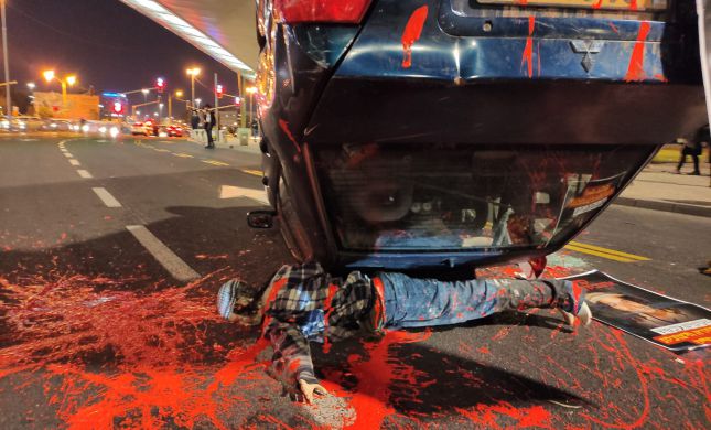  דם ומכונית הפוכה: הפגנה קשה על מות אהוביה סנדק