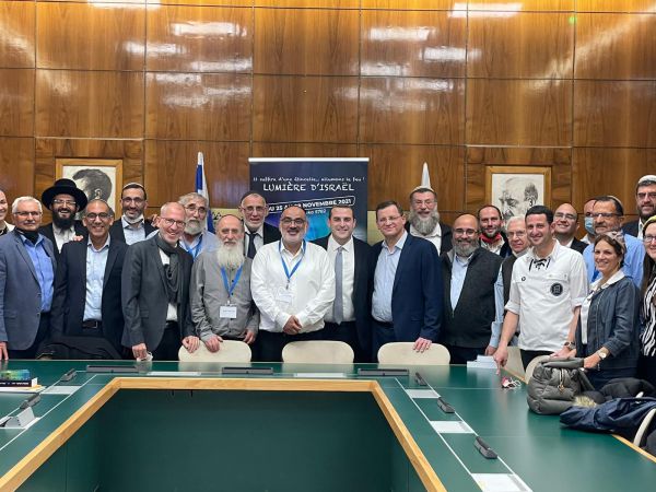 כלפון יוצא לביקור בצרפת: "מסר עוצמתי של חיבור"